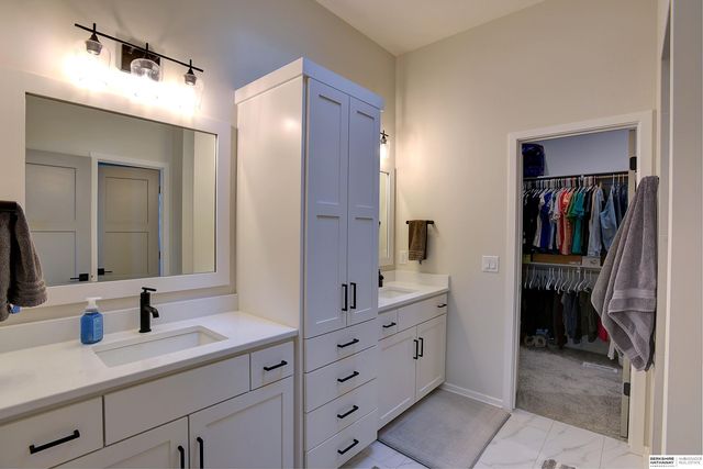 10114 Laramie Street, Papillion, NE 68046