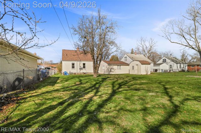 7014 Kinmore Street, Dearborn Heights, MI 48127