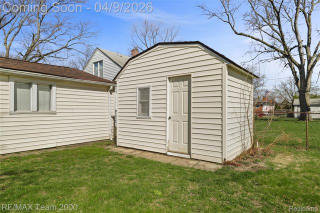 7014 Kinmore Street, Dearborn Heights, MI 48127