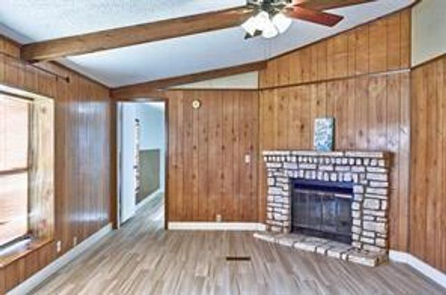 212 Chris Brent Drive, Livingston, TX 77351