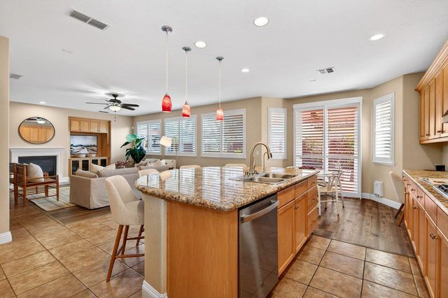 6832 Salvaterra Cir, Elk Grove, CA 95757