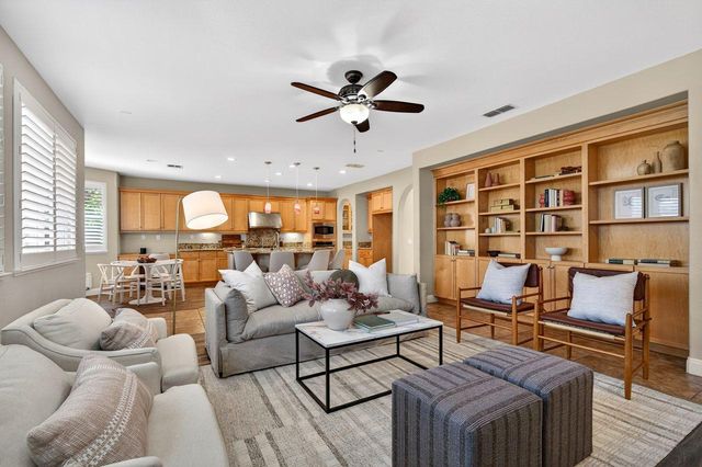 6832 Salvaterra Cir, Elk Grove, CA 95757