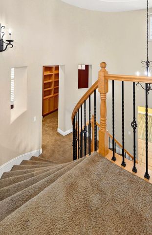 6832 Salvaterra Cir, Elk Grove, CA 95757