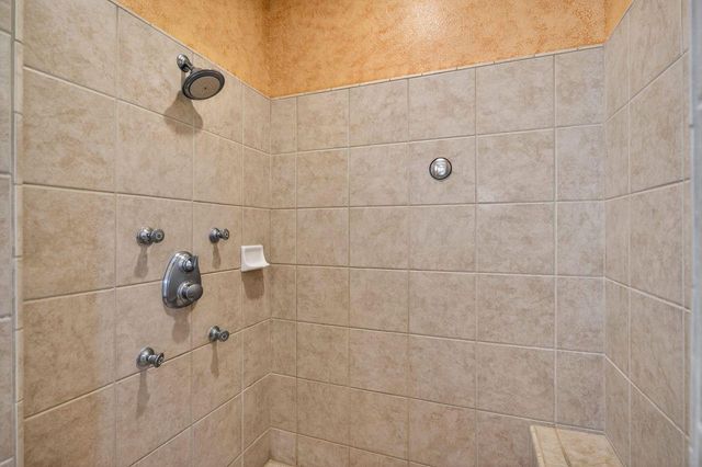 6832 Salvaterra Cir, Elk Grove, CA 95757