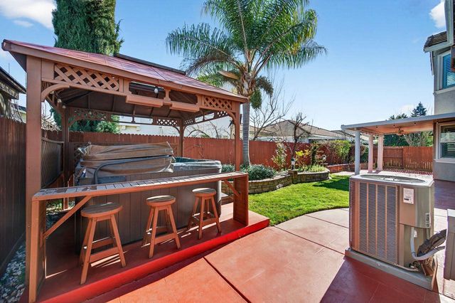 6832 Salvaterra Cir, Elk Grove, CA 95757