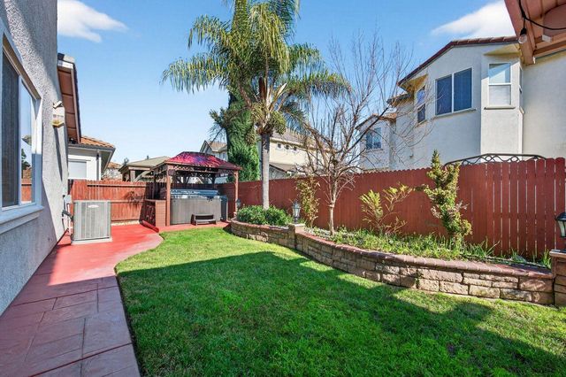 6832 Salvaterra Cir, Elk Grove, CA 95757