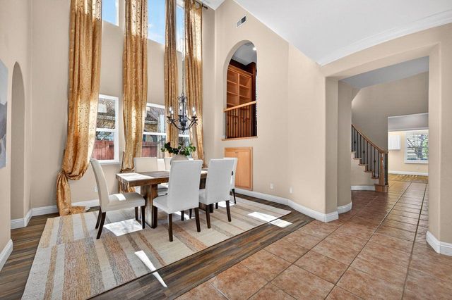 6832 Salvaterra Cir, Elk Grove, CA 95757