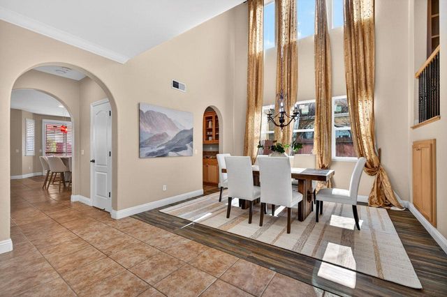 6832 Salvaterra Cir, Elk Grove, CA 95757