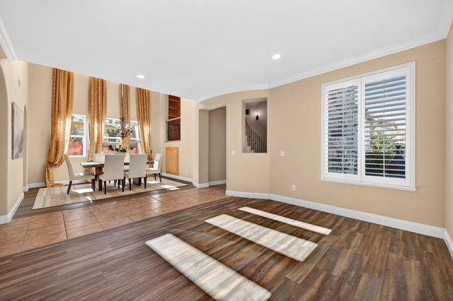 6832 Salvaterra Cir, Elk Grove, CA 95757