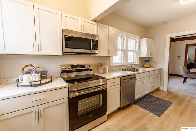 2532 Hartman Avenue, Omaha, NE 68111