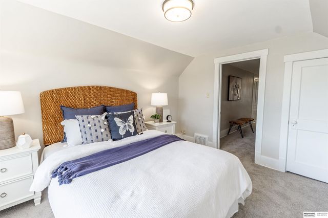 2532 Hartman Avenue, Omaha, NE 68111