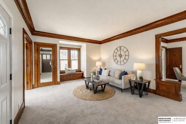 2532 Hartman Avenue, Omaha, NE 68111