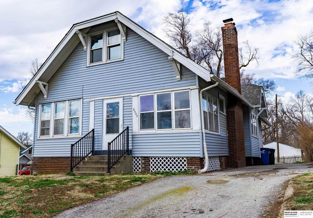 2532 Hartman Avenue, Omaha, NE 68111