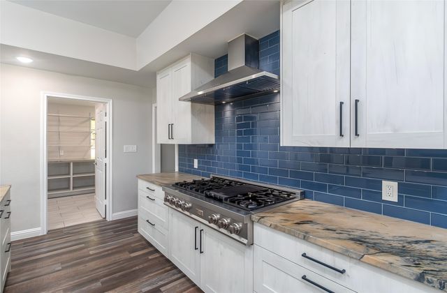 13 Crestview Circle, Rockwall, TX 75087