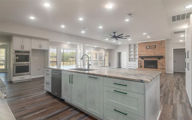 13 Crestview Circle, Rockwall, TX 75087