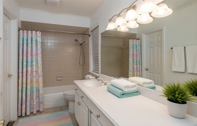 13 Crestview Circle, Rockwall, TX 75087