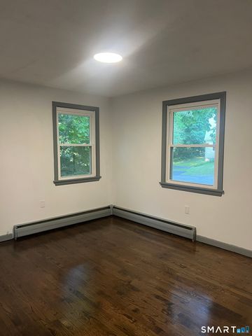 6 Elaine Street, Bozrah, CT 06334
