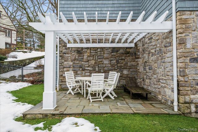 24 Kent Avenue, Hastings-on-hudson, NY 10706