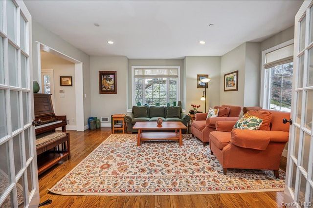 24 Kent Avenue, Hastings-on-hudson, NY 10706