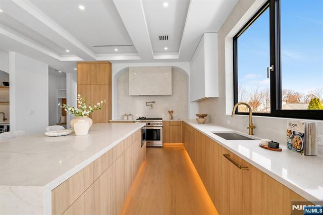 356 Bullard Avenue, Paramus, NJ 07652