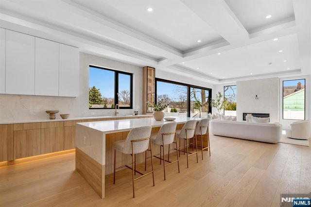 356 Bullard Avenue, Paramus, NJ 07652