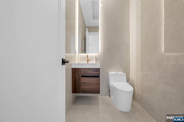 356 Bullard Avenue, Paramus, NJ 07652