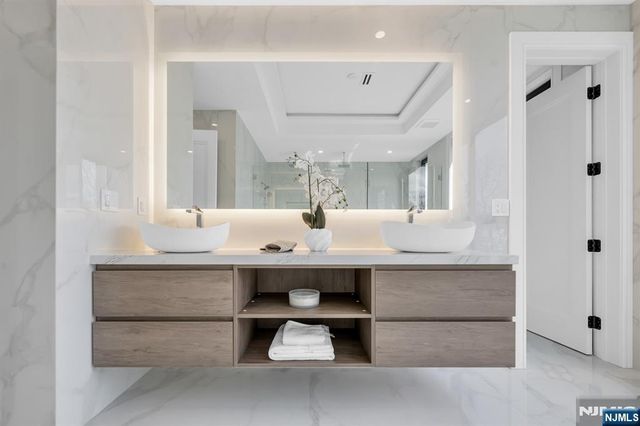 356 Bullard Avenue, Paramus, NJ 07652