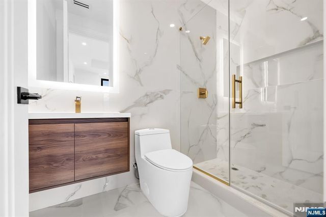 356 Bullard Avenue, Paramus, NJ 07652