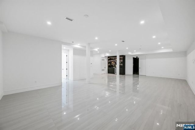 356 Bullard Avenue, Paramus, NJ 07652