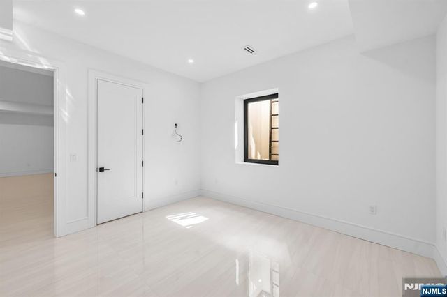 356 Bullard Avenue, Paramus, NJ 07652