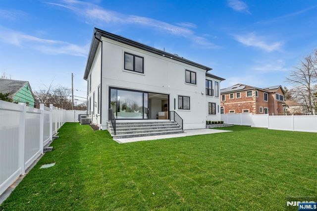 356 Bullard Avenue, Paramus, NJ 07652