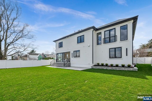 356 Bullard Avenue, Paramus, NJ 07652