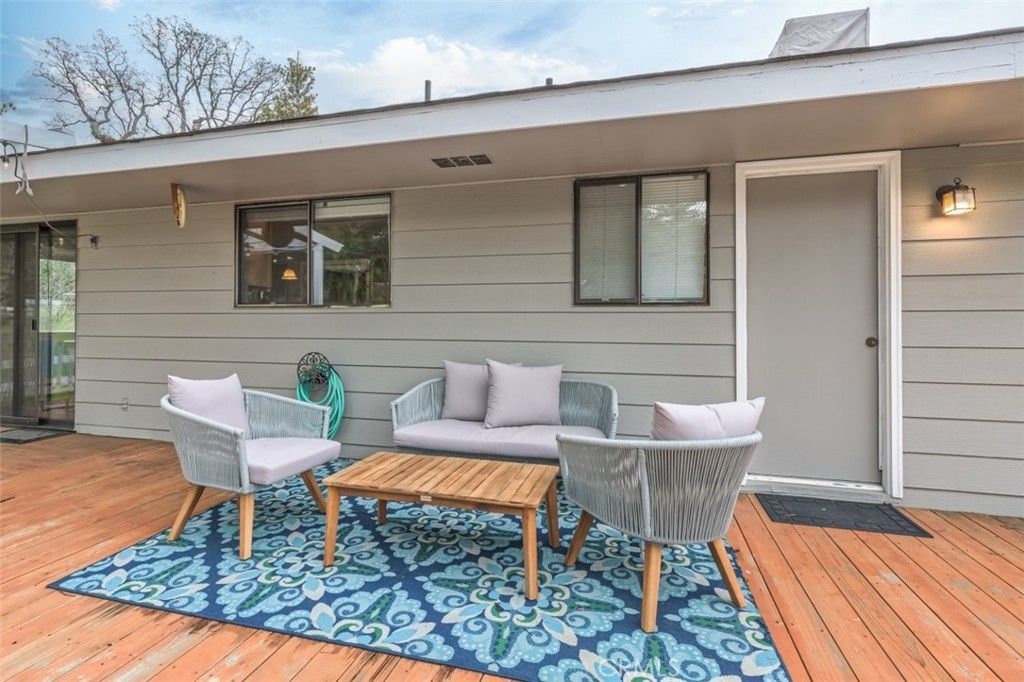 Image 10 of property listing at 45221 Big Oak Lane, Oakhurst, CA 93644