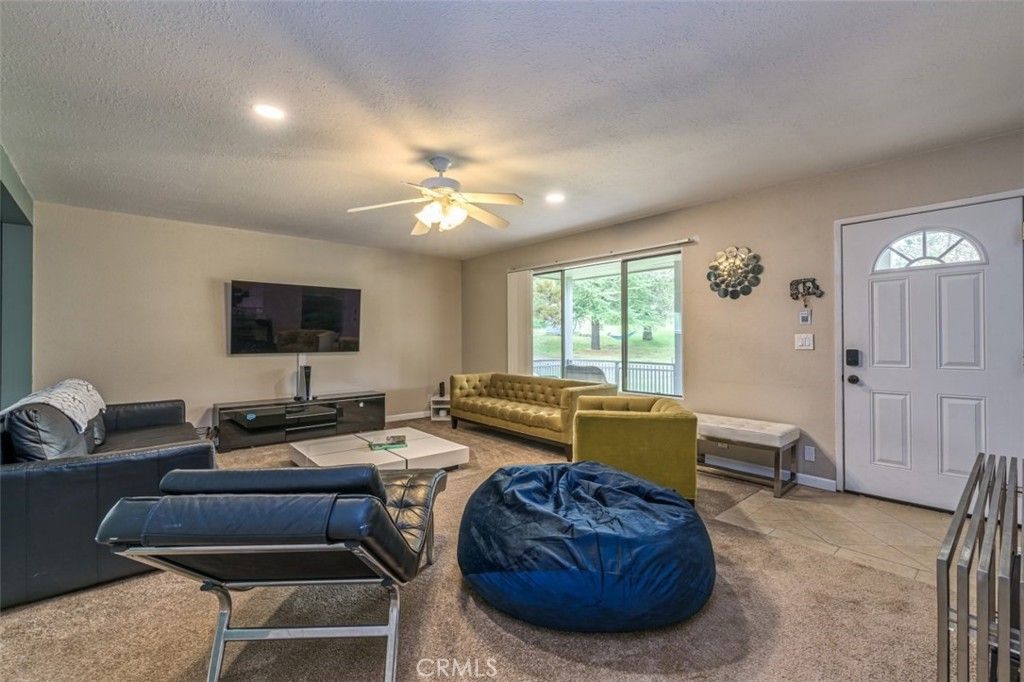 Image 14 of property listing at 45221 Big Oak Lane, Oakhurst, CA 93644