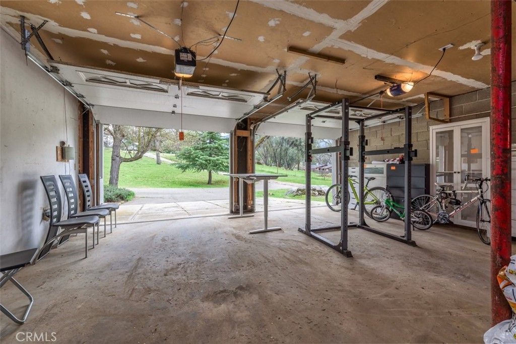 Image 19 of property listing at 45221 Big Oak Lane, Oakhurst, CA 93644