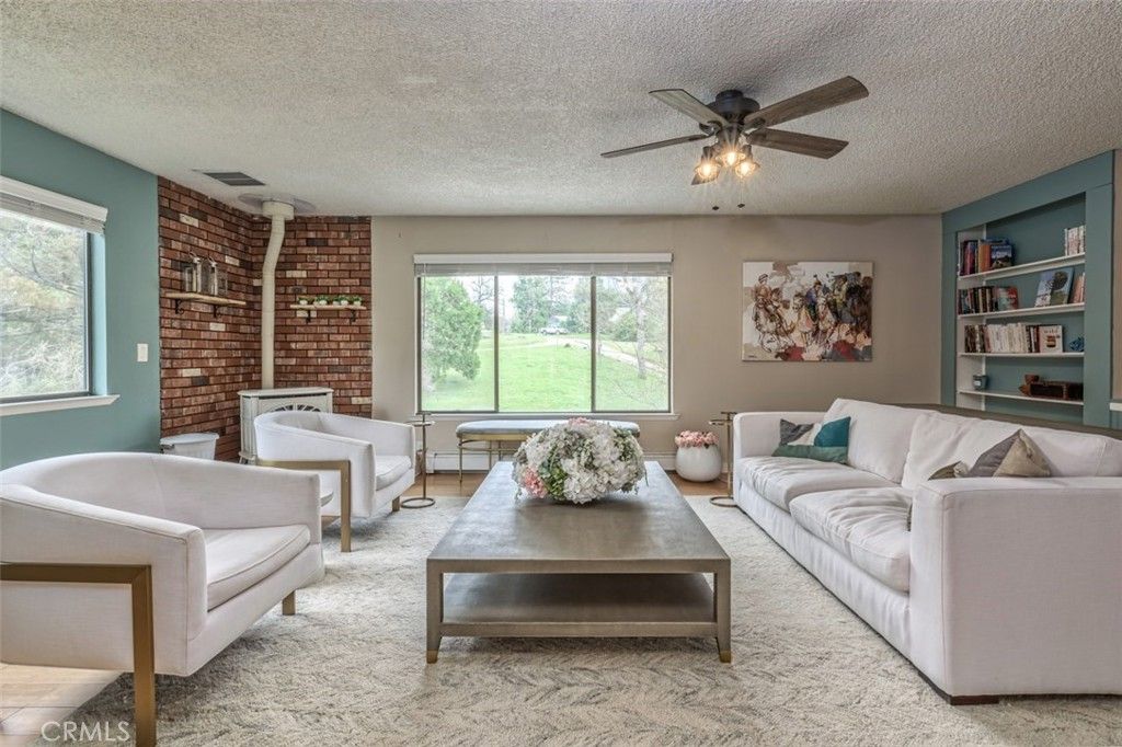 Image 24 of property listing at 45221 Big Oak Lane, Oakhurst, CA 93644