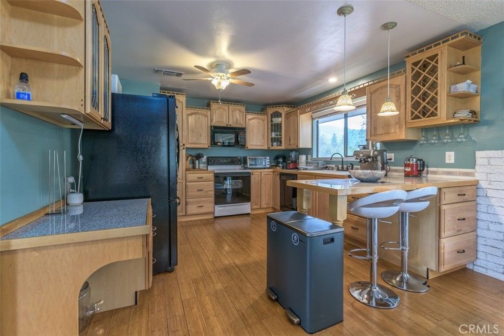 Image 26 of property listing at 45221 Big Oak Lane, Oakhurst, CA 93644