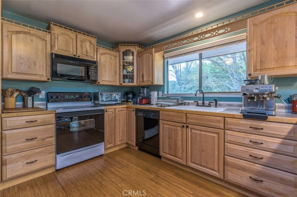 Image 28 of property listing at 45221 Big Oak Lane, Oakhurst, CA 93644