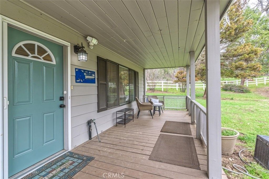 Image 4 of property listing at 45221 Big Oak Lane, Oakhurst, CA 93644