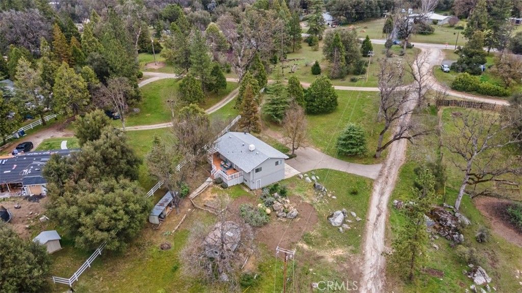 Image 41 of property listing at 45221 Big Oak Lane, Oakhurst, CA 93644
