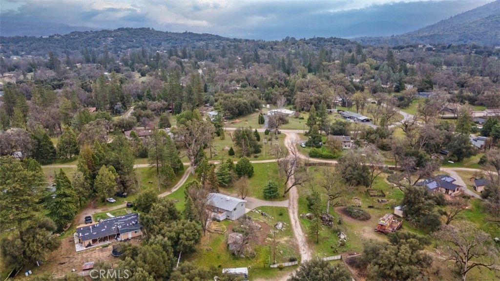Image 42 of property listing at 45221 Big Oak Lane, Oakhurst, CA 93644