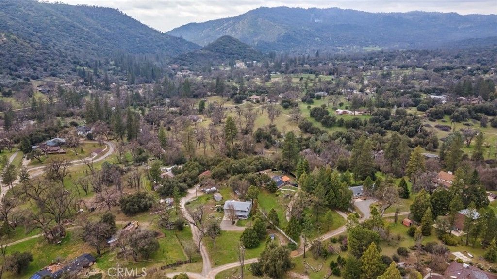 Image 44 of property listing at 45221 Big Oak Lane, Oakhurst, CA 93644