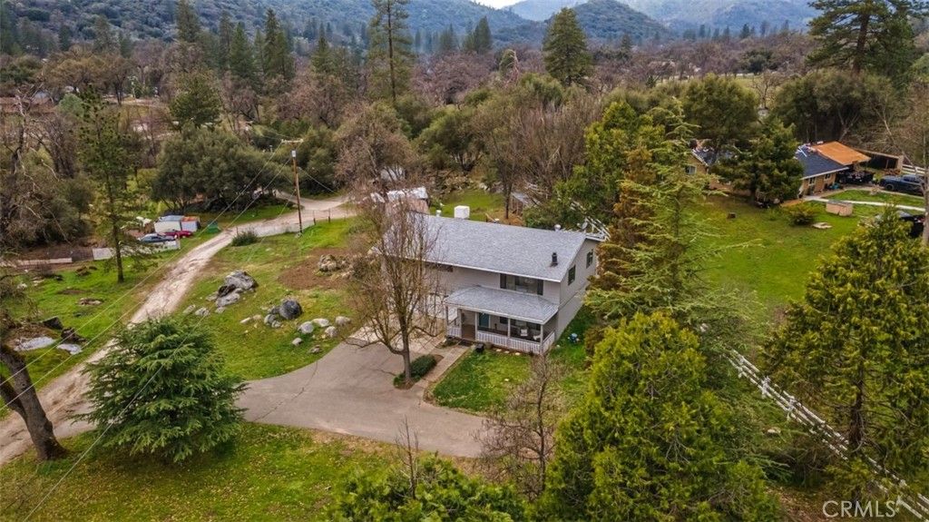 Image 46 of property listing at 45221 Big Oak Lane, Oakhurst, CA 93644