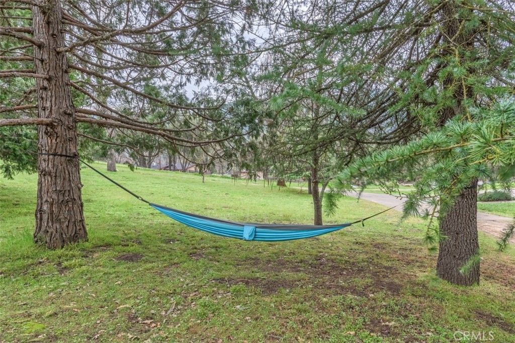 Image 5 of property listing at 45221 Big Oak Lane, Oakhurst, CA 93644