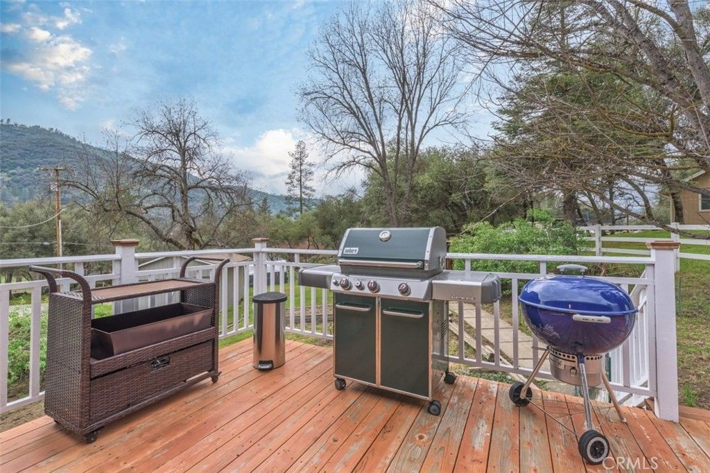 Image 7 of property listing at 45221 Big Oak Lane, Oakhurst, CA 93644