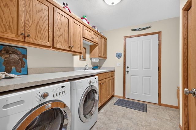 525 Devin Lane, River Falls, WI 54022