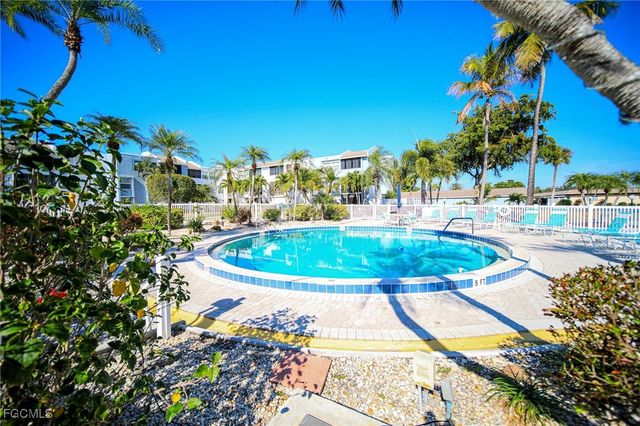 5959 Winkler RD 206, Fort Myers, FL 33919