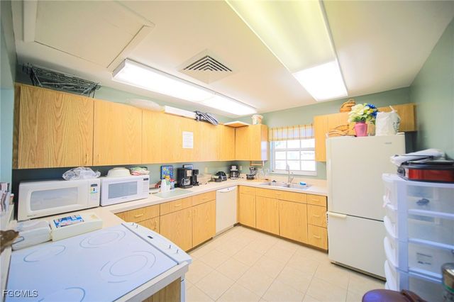 5959 Winkler RD 206, Fort Myers, FL 33919