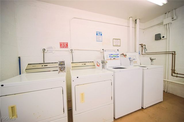 5959 Winkler RD 206, Fort Myers, FL 33919