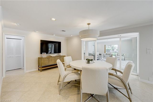 660 14th AVE S, Naples, FL 34102